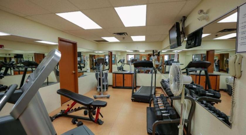 The Glenmore Inn & Convention Centre YYC Екстериор снимка